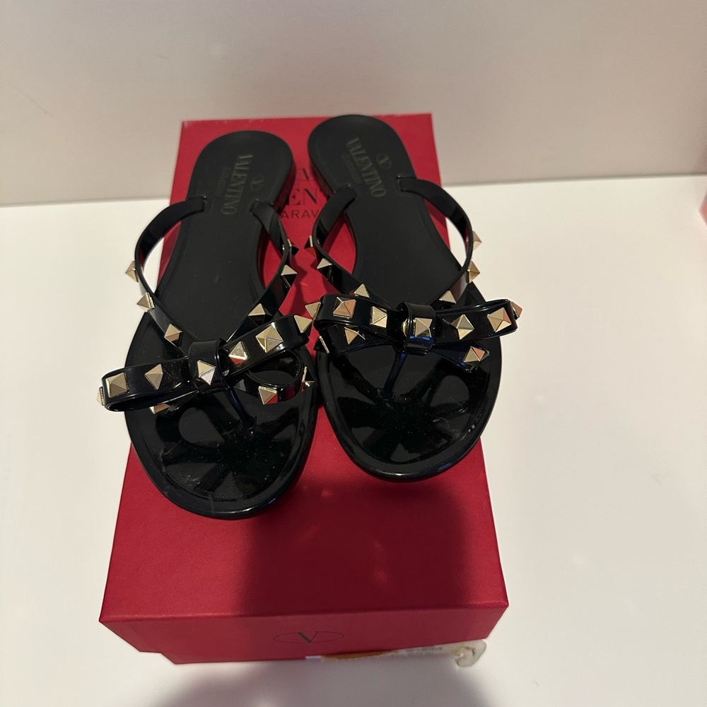 Black Valentino RUBBER ROCKSTUD THONG sandal